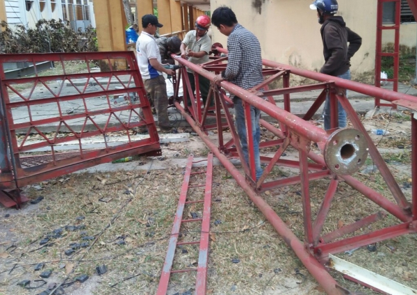 Di dời cột anten tự đứng cao 54m - Quân Đoàn 4 