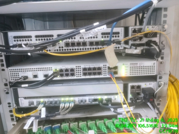 Thay thế anten dây co trạm CCH078M