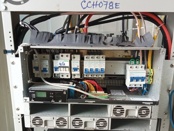 Thay thế anten dây co trạm CCH078M