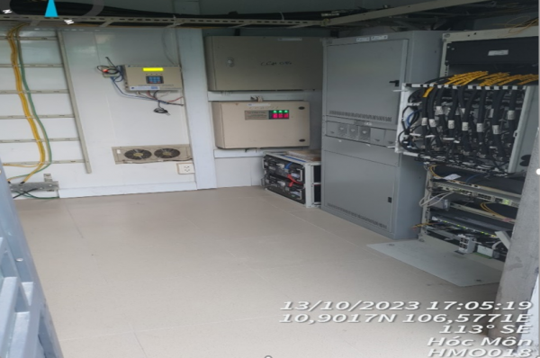 Thay thế anten dây co trạm HMO018M