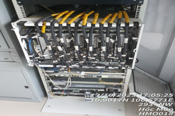 Thay thế anten dây co trạm HMO018M