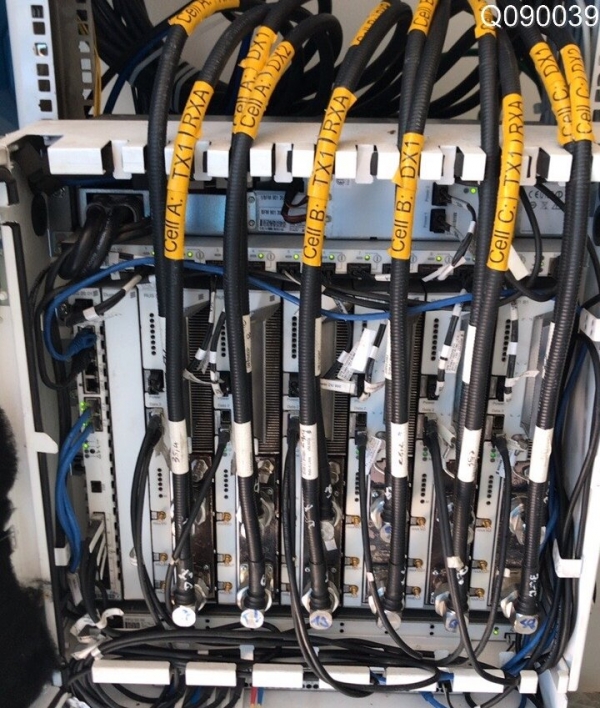 Thay thế anten dây co trạm Q09039M